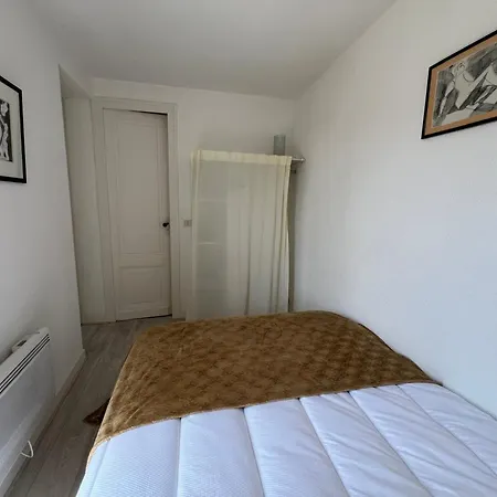 Cosy Pour 4 Pers. Climatise, 30m Joigny, Terrasse, Proche Pereire - Fr-1-474-260 Apartment