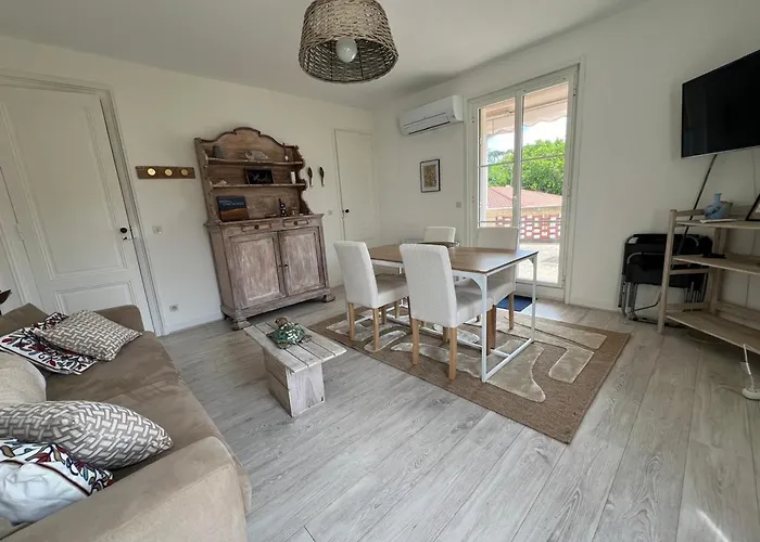 Apartamento Cosy Pour 4 Pers. Climatise, 30m Joigny, Terrasse, Proche Pereire - Fr-1-474-260