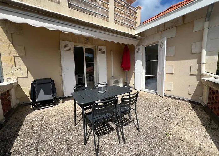 Cosy Pour 4 Pers. Climatise, 30m Joigny, Terrasse, Proche Pereire - Fr-1-474-260 Apartamento *